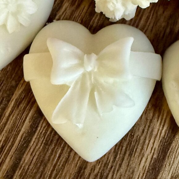 NEW WAX MELTS 2.12oz Bath & Body Works Candle Wax Melts - Black Cherry Merlot - Picture 5 of 8